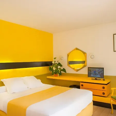 Hotel Urbain V 3*
